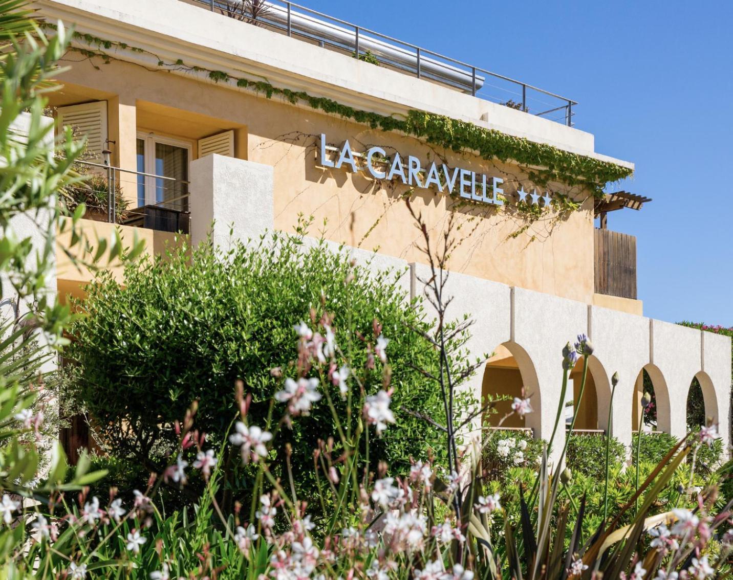 קאלבי Hotel La Caravelle מראה חיצוני תמונה